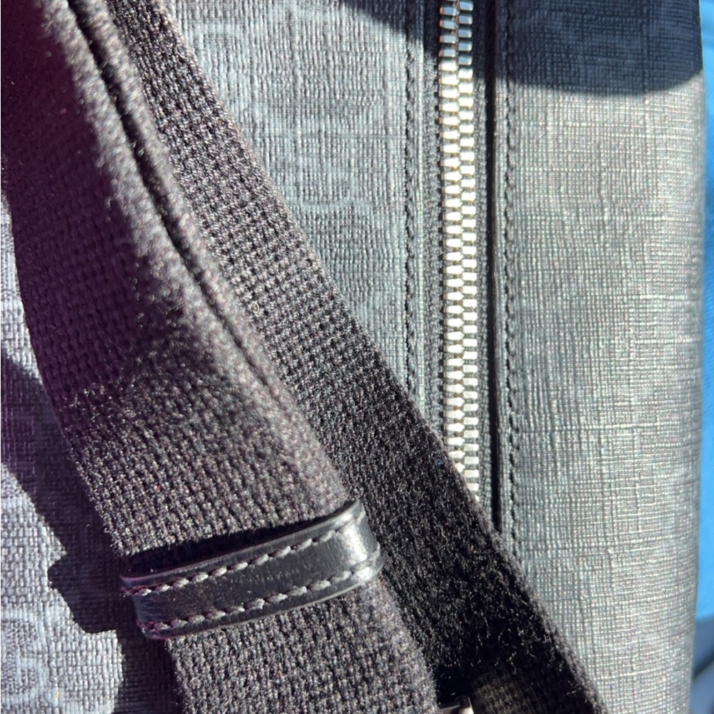 Gucci mens belt bag used but like new